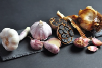 Witte knoflook en zwarte knoflook: gebruik, dosis en voordelen Witte knoflook en zwarte knoflook: gebruik, dosis en voordelen